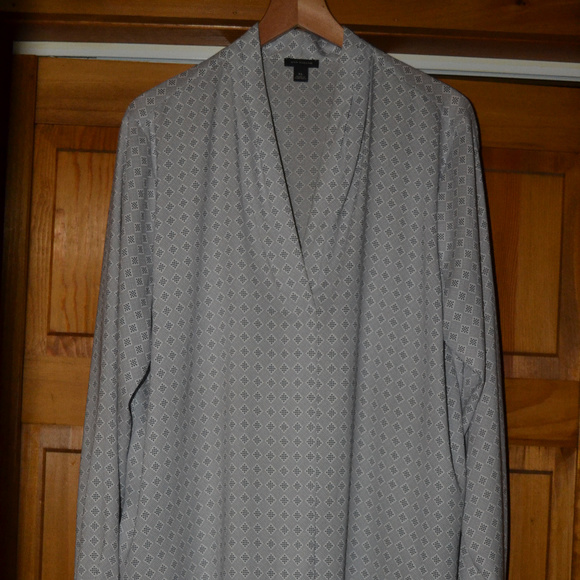 blouse - Picture 1 of 2